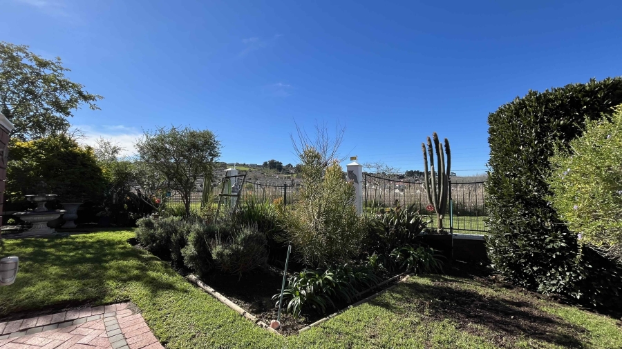 3 Bedroom Property for Sale in Van Riebeeckshof Western Cape